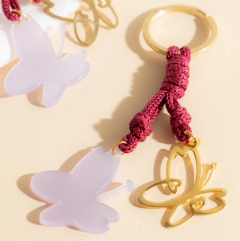BERRY FLUTTER KEYCHAIN